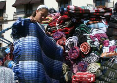Entregan cobijas en Cadereyta
