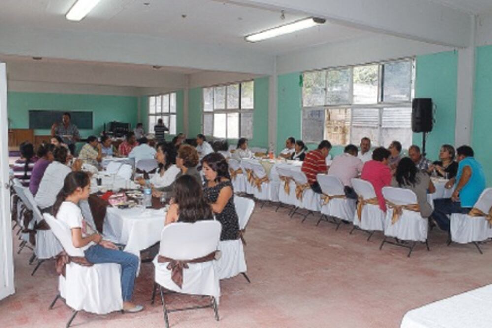 Reconoce Jalpan telesecundarias