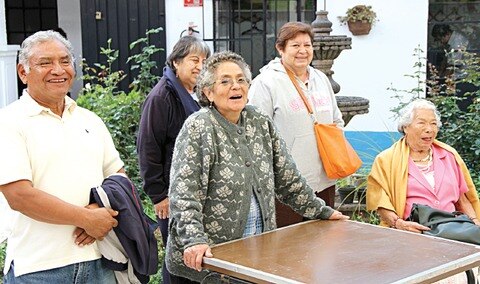 Inapam pacta con IP apoyos para mayores 