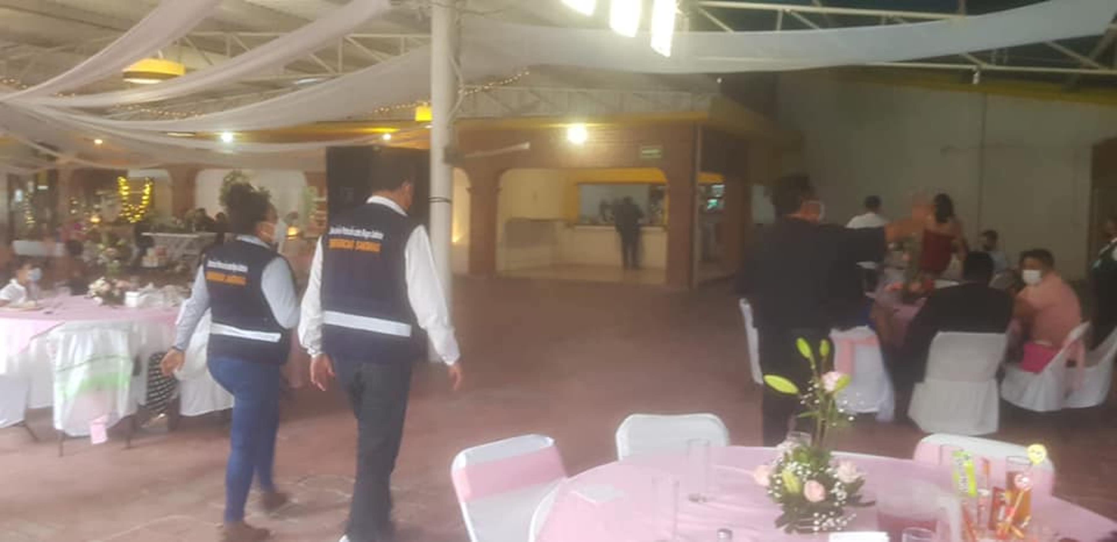 De nuevo, autoridades clausuran negocios y dispersan fiestas para prevenir contagios de Covid-19