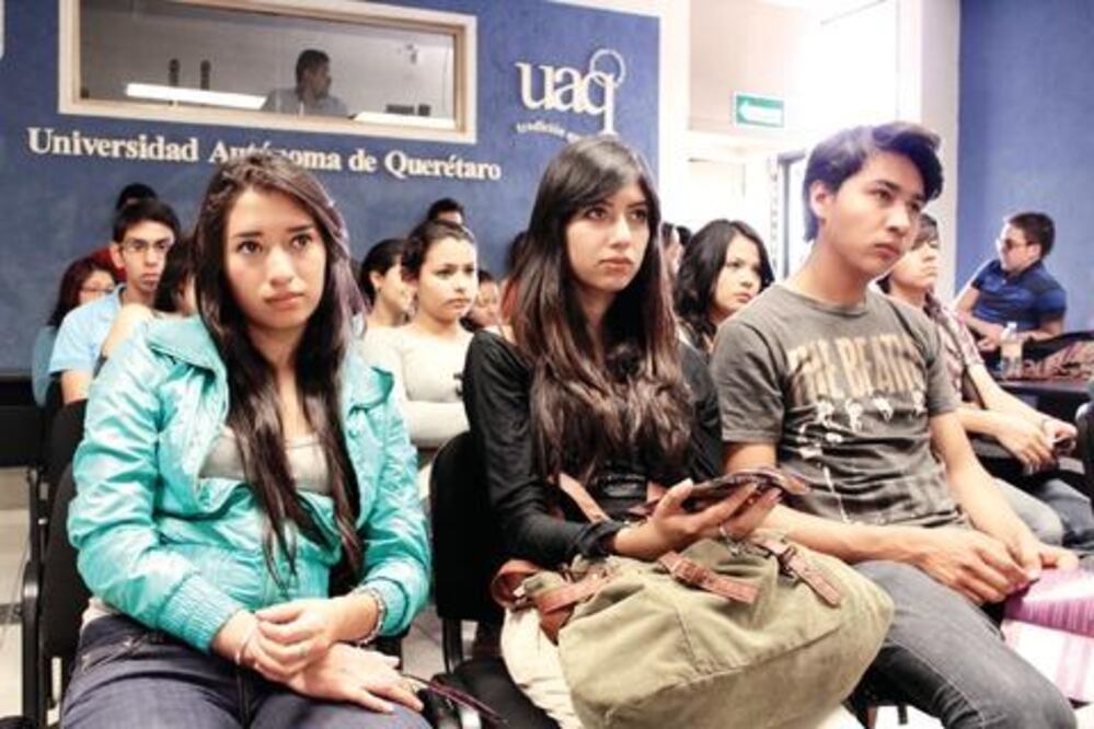Rompen estudiantes de la UAQ paradigmas