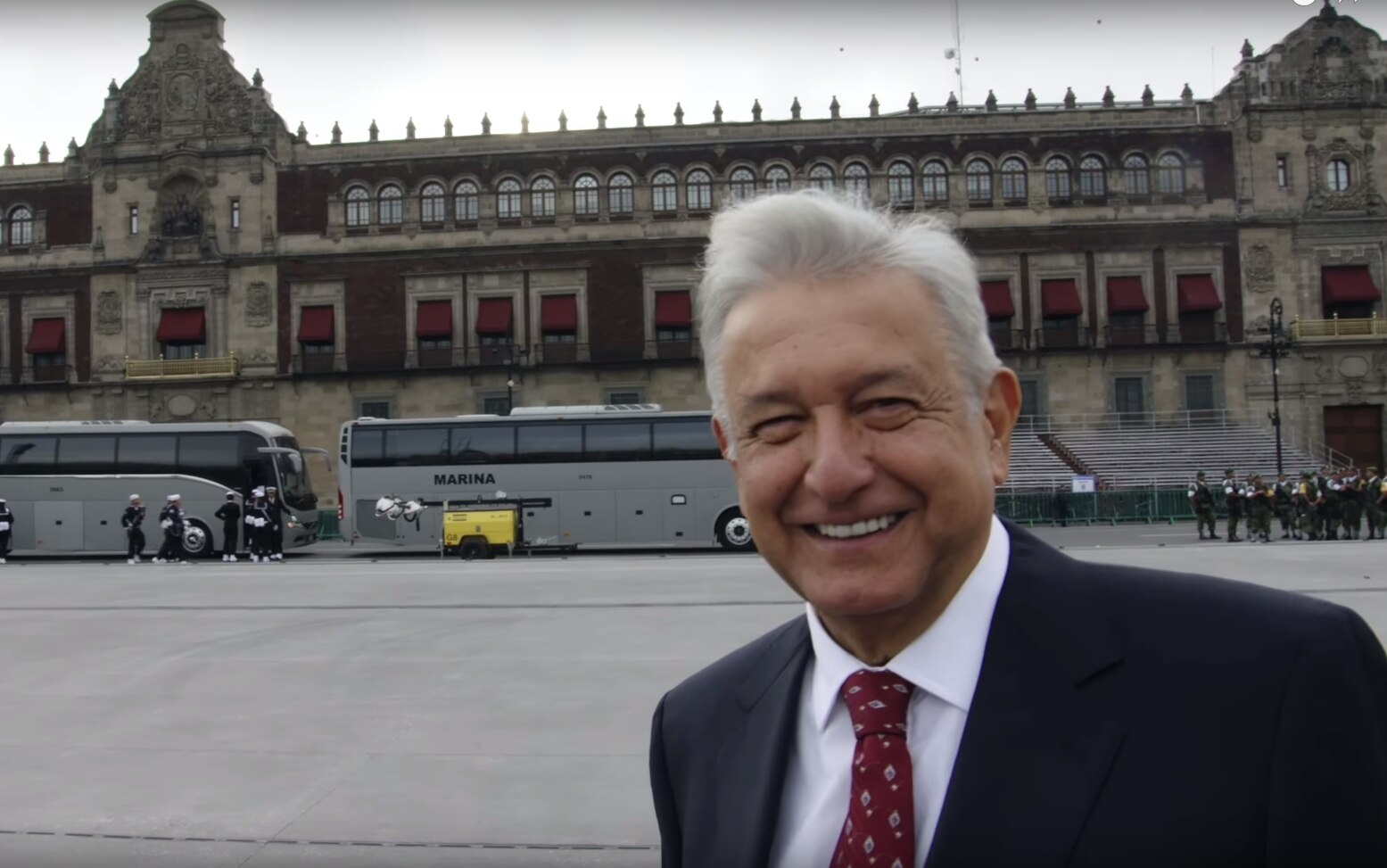 AMLO lanza documental autobiográfico en Twitter