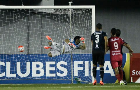Gallos Blancos regala puntos