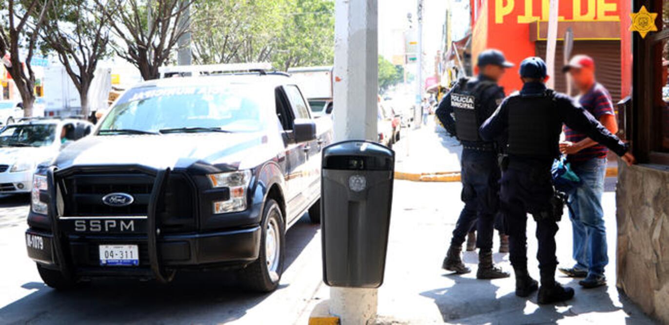 Los elementos policiales inspeccionaron 406 autos particulares, 186 unidades del servicio público y 96 motos. (ESPECIAL)