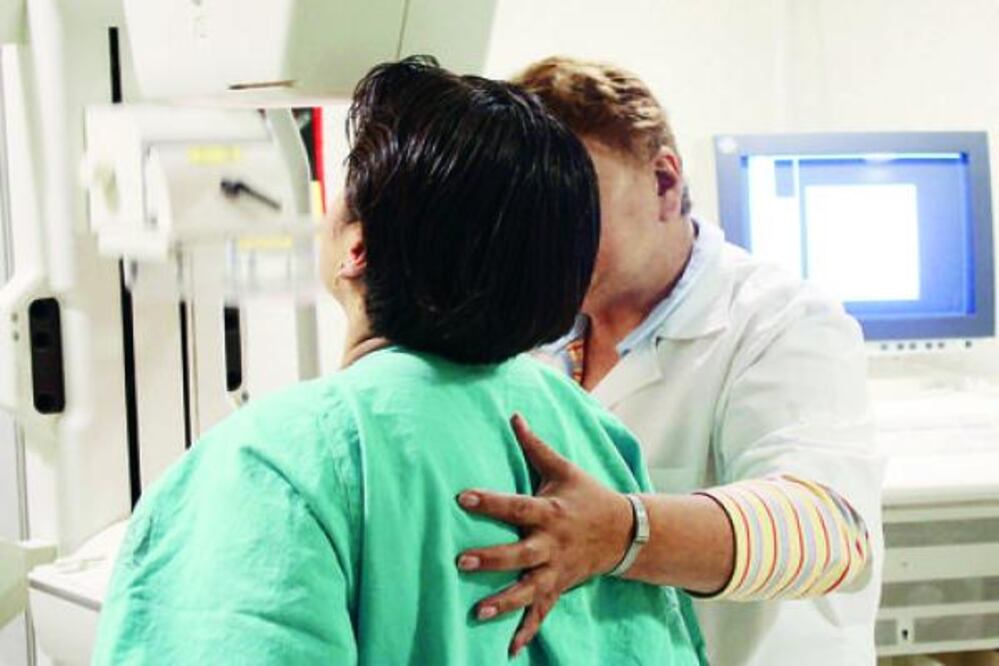 Apoyan a mujeres con mastografías