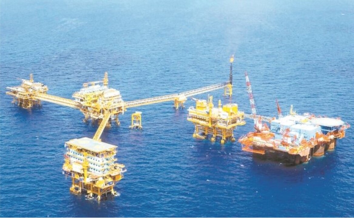 Petróleo de EU cotiza en "números negativos" por primera vez en la historia