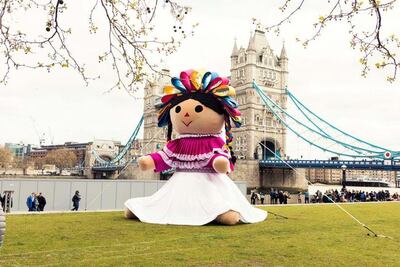 Cautiva Lele en Potter’s Field Park de Londres