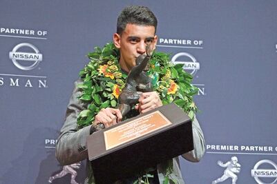 Mariota es honrado con el Heisman