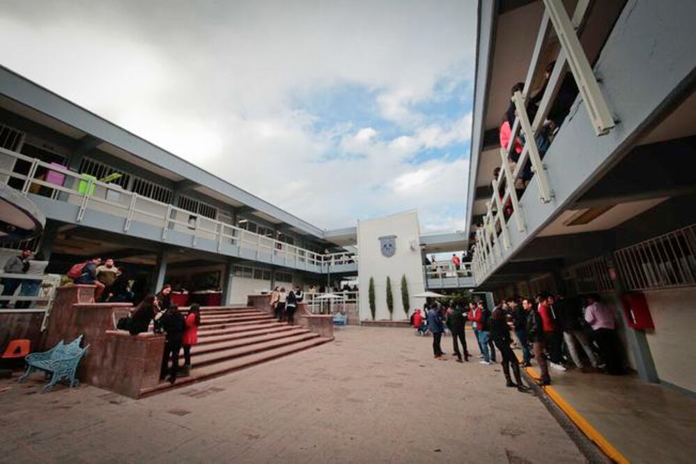 Los recursos extras donados podrían destinarse a beneficiar a estudiantes queretanos con becas o con infraestructura y equipamiento, afirmó el dirigente del PRD. Adolfo Camacho (ARCHIVO EL UNIVERSAL)