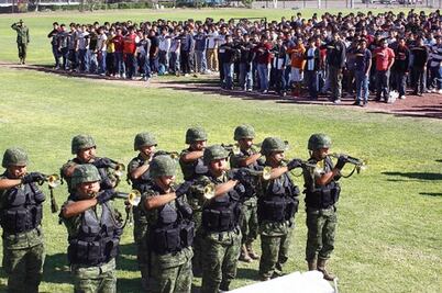 Realizan sorteo militar a jóvenes