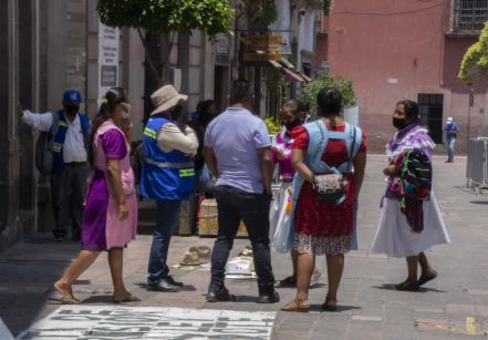 Intentan “madrugar” a los artesanos ambulantes