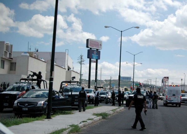 Detienen a dos más relacionados con balacera de Candiles