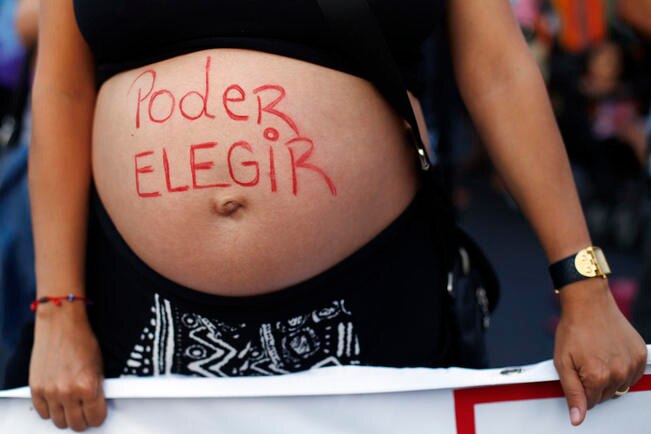 Se debe respetar decisión de aborto, dice Morena