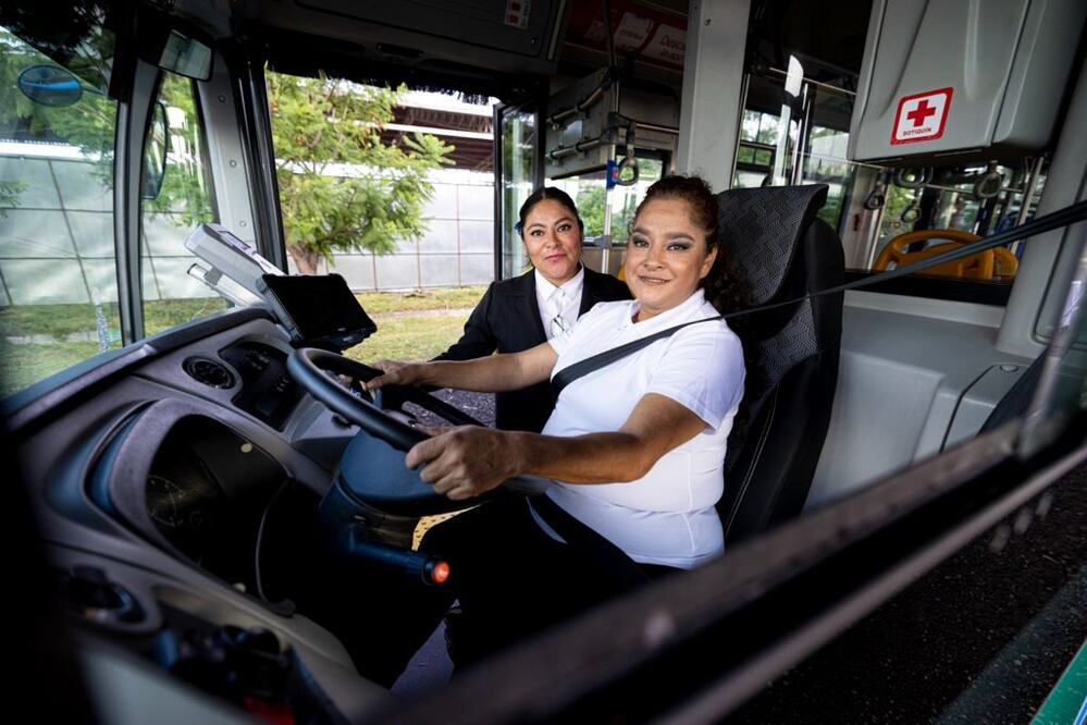 La capacitación de mujeres operadoras de Qrobús busca reducir la brecha de género. FOTO. ESPECIAL