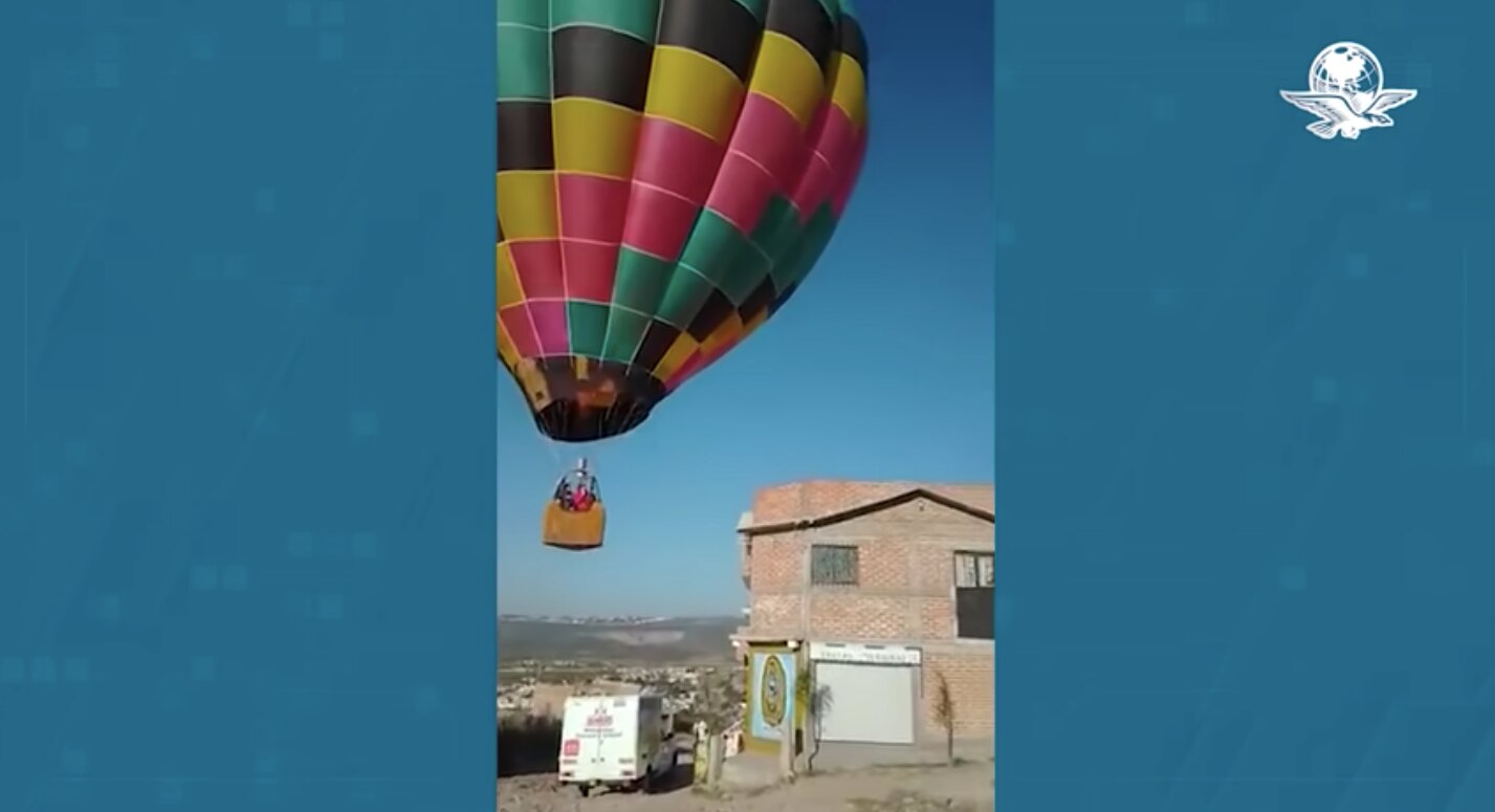 Viral. Globo aerostático choca con casa y tumba tinaco en Guanajuato