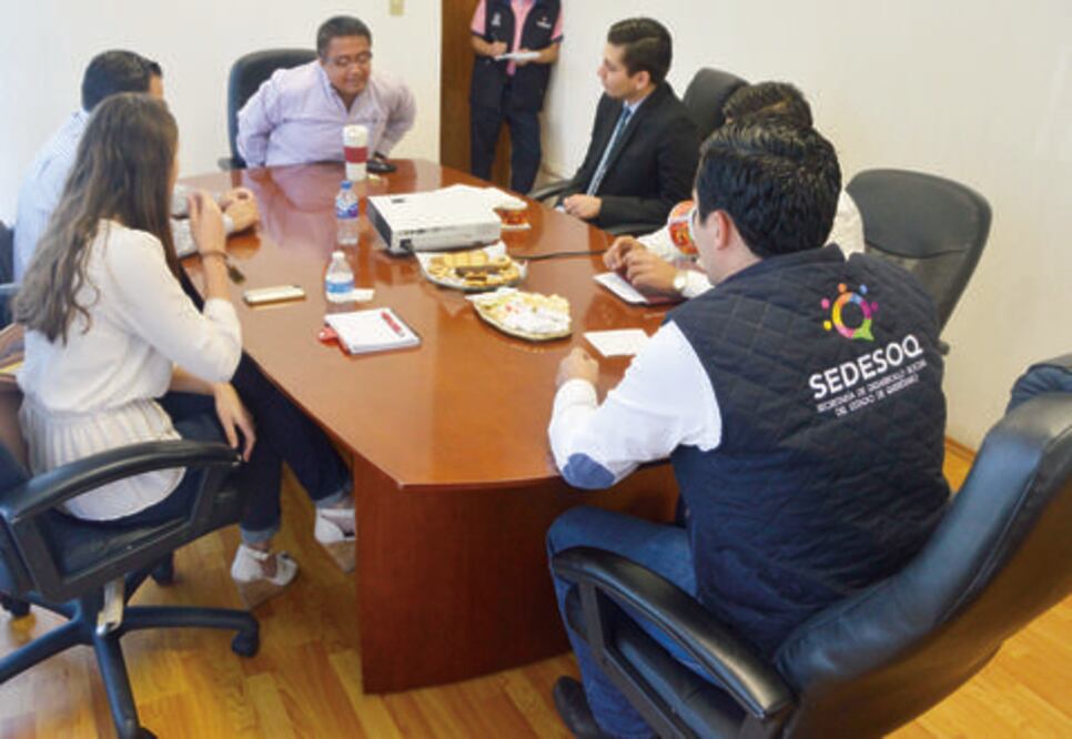 Informan sobre seguro de vida para jefas de familia 