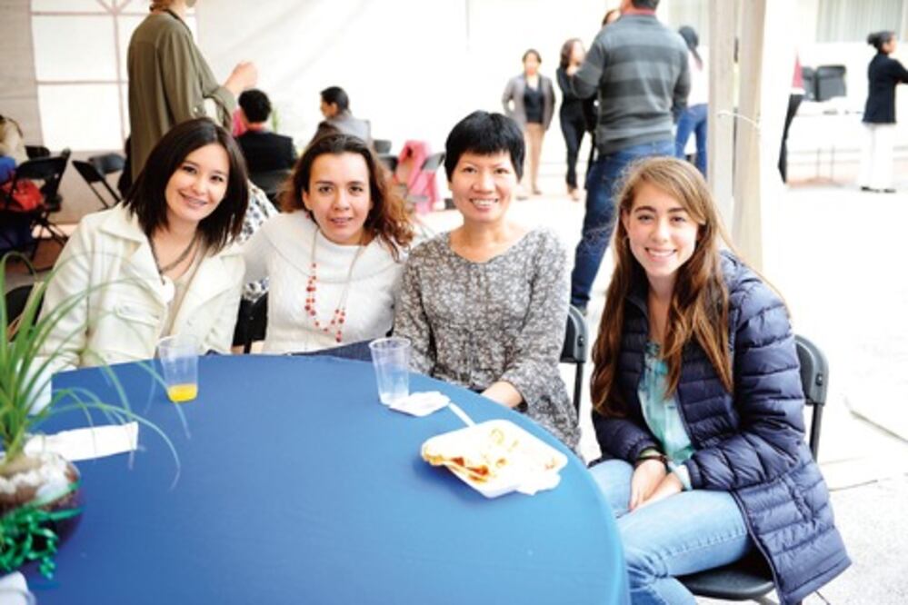 Festejan su día con emotivo evento