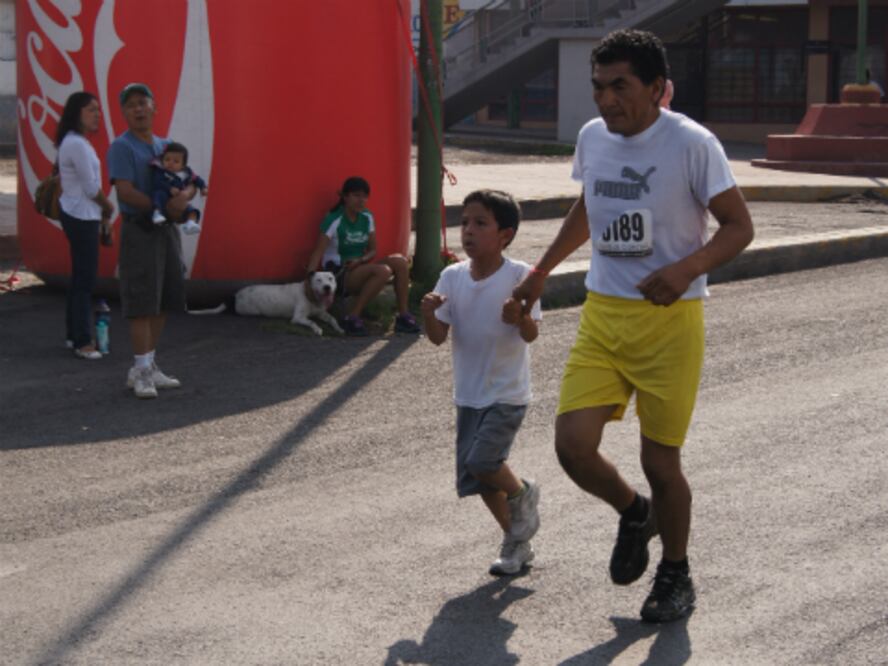 Festejan a papá con una carrera