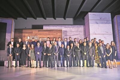 Cumplen una década de reconocer a prominentes talentos 