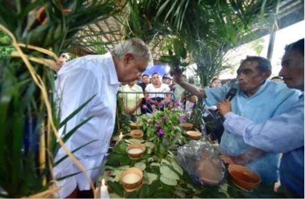 AMLO reitera a rey de España y Papa ofrecer disculpas por abusos en Conquista