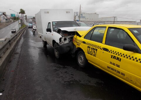 Chocan tres en 5 de Febrero