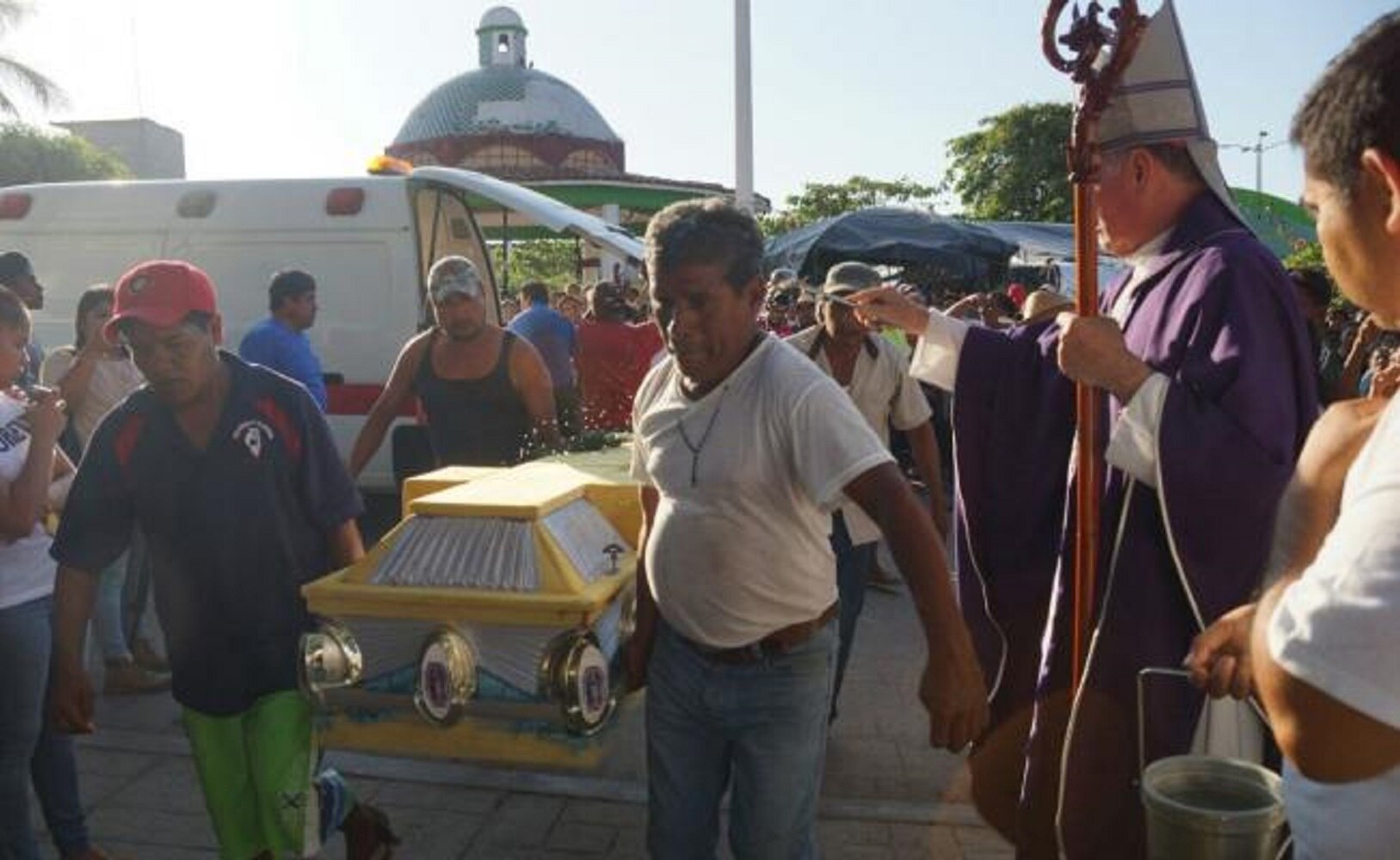 Despiden a víctimas de accidente aéreo en Jamiltepec