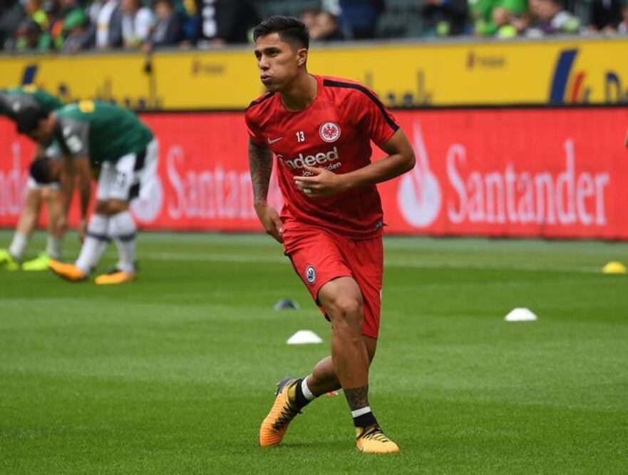 Al jugador no le gustó salir de cambio (FOTO: TWITTER)