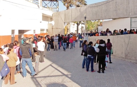 Ayudan a padres con pre registro