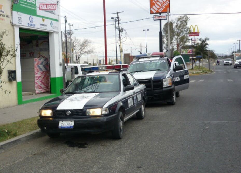 Policías de SJR golpean a una persona