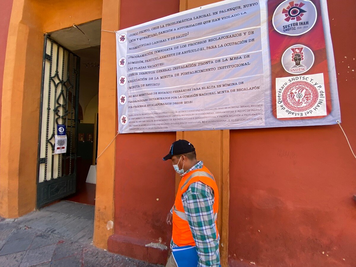 Empleados del INAH se manifiestan en oficinas