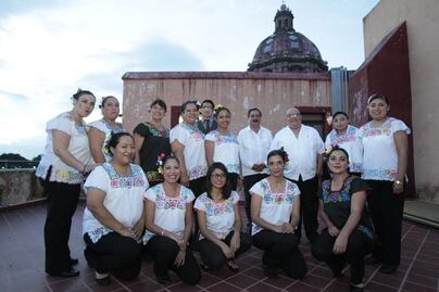 Trova yucateca con invitados de lujo