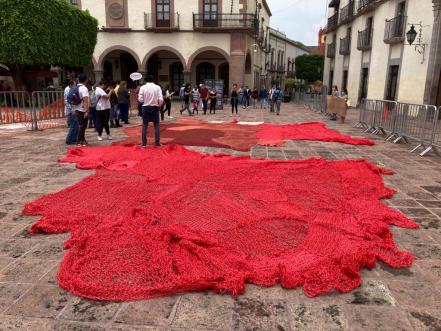 Invitan a tejer, la Mancha Roja seguirá creciendo