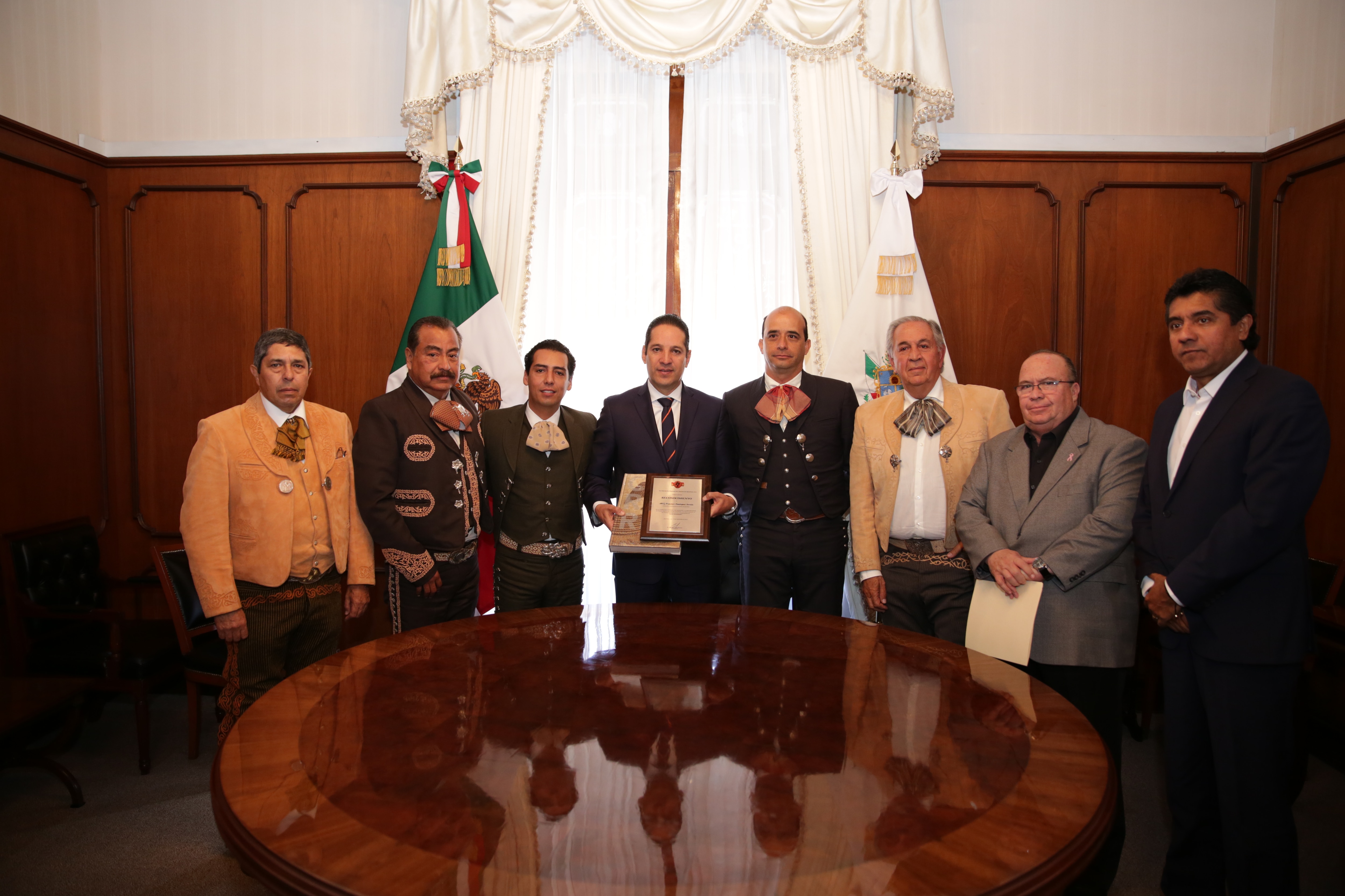 Gobierno dona predio para lienzo charro