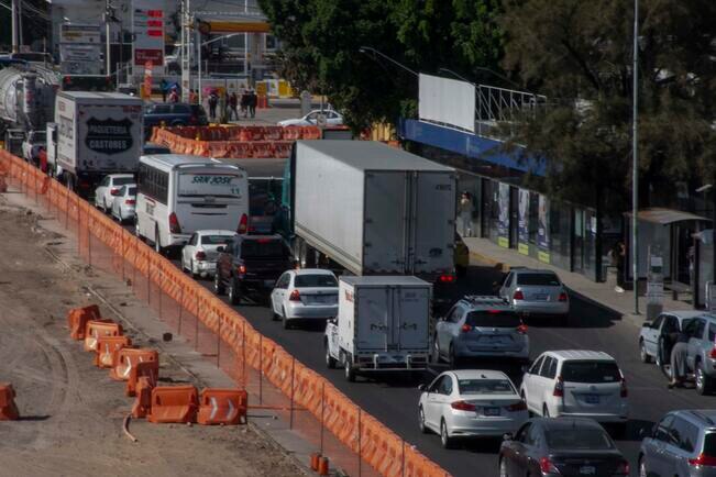 ¡Hay más accidentes! Obras en Paseo de 5 de Febrero aumentan los "laminazos"