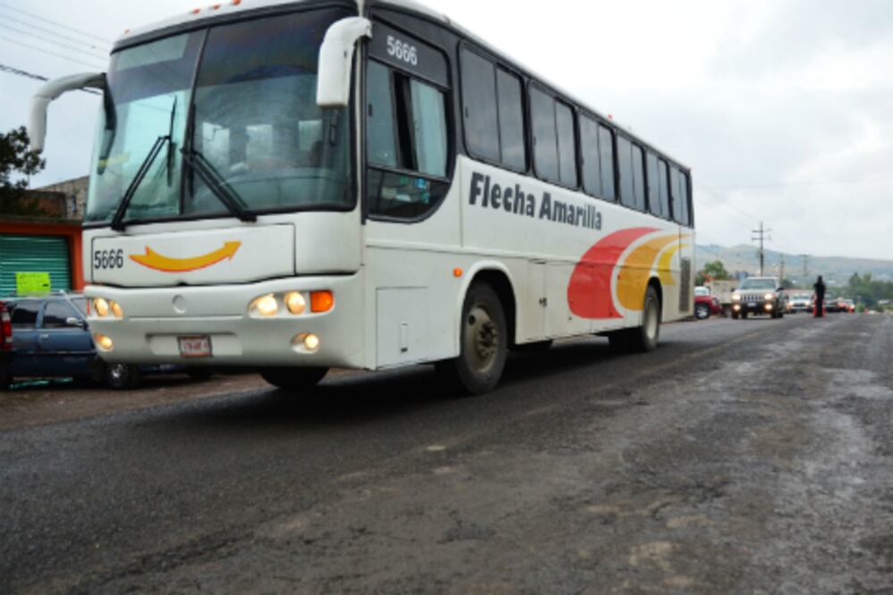 Inicia ampliación de vía en Ajuchitlán