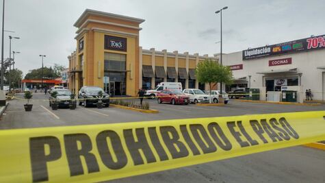 Balean a hombre en restaurante Toks en SJR