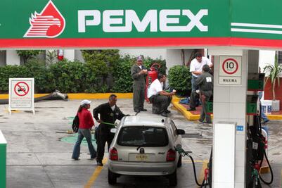 Pemex pondrá a la venta 20 gasolineras
