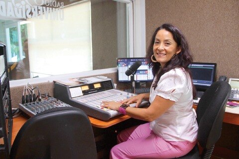 Reconocen trabajo de la radio de la UAQ