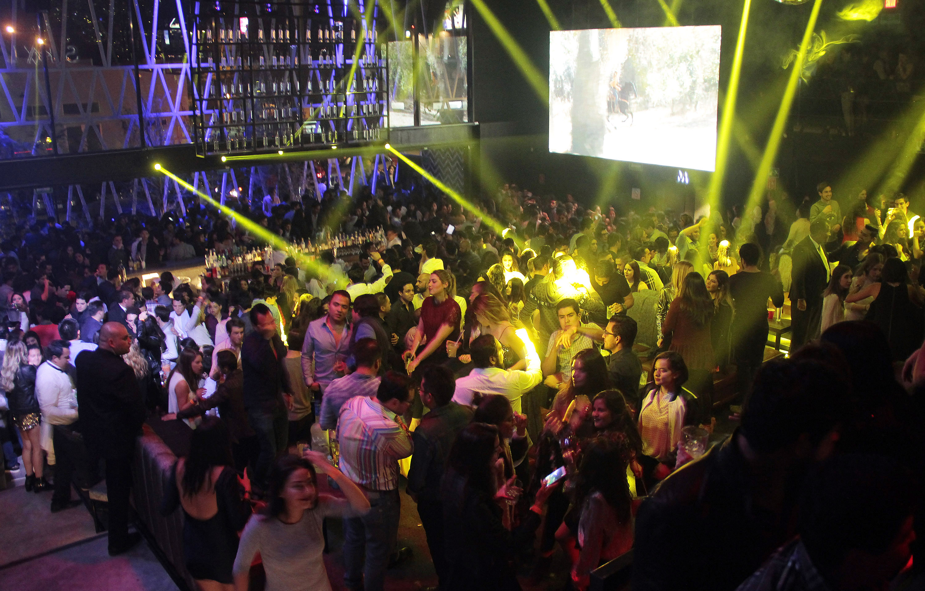 Suspenden actividades en 5 bares de la entidad