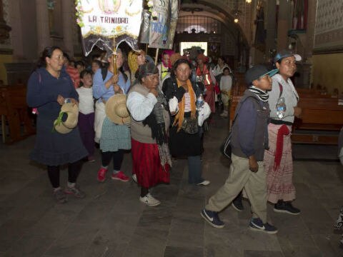 Pide Obispo a peregrinos creer en Dios