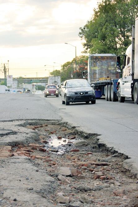 Planean reparar carreteras