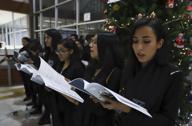 Presentan primera muestra de la Coral Universitaria