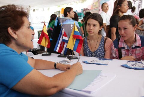 Expone UAQ programas y servicios 