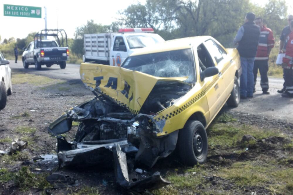 Dejan daños materiales y un herido dos accidentes