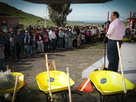 Dan empleos temporales en SRJ