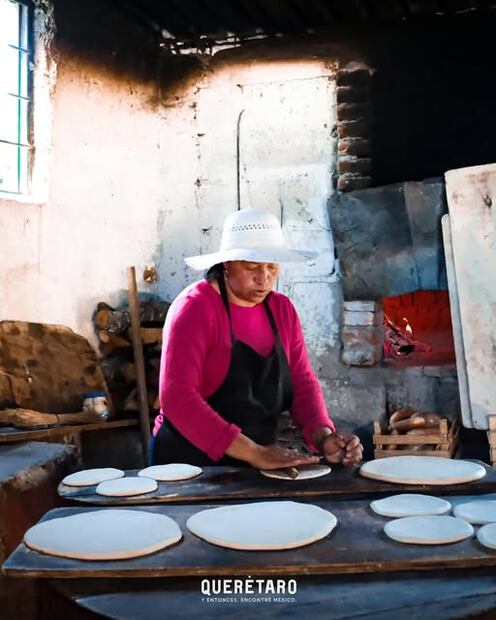 Elaboración del pan de pulque en Amealco de Bonfil. Foto: FB@Querétaro.Travel