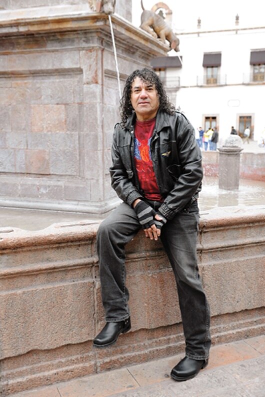 Rockeros le cantan a Zapata