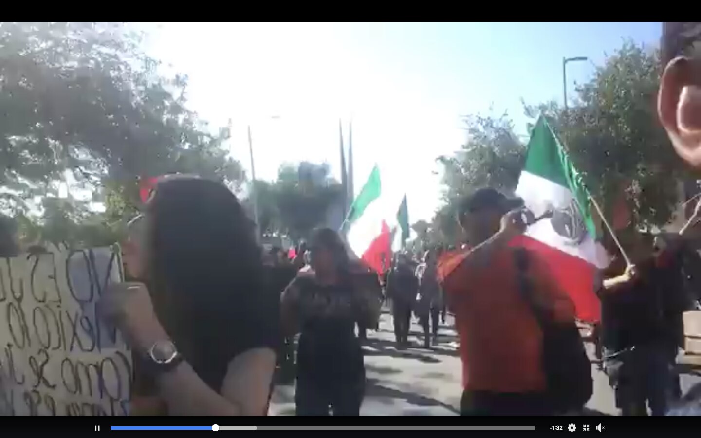 Protesta a favor y en contra de migrantes