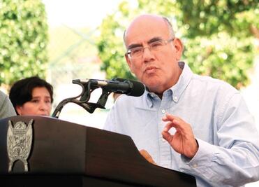 Consultan a panistas sobre préstamo