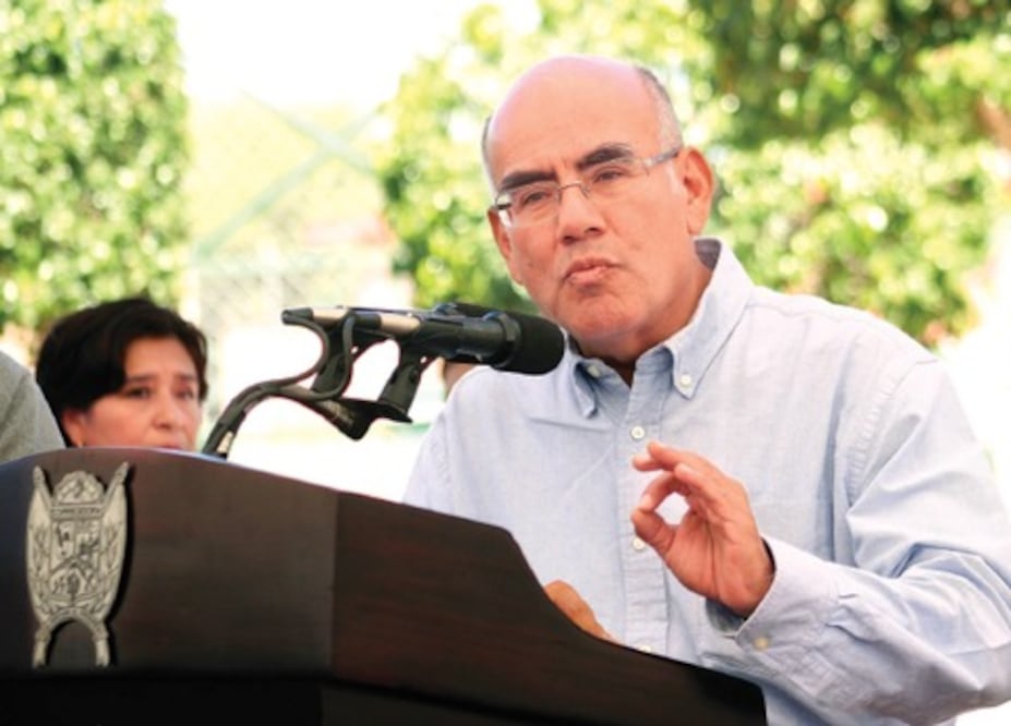 Consultan a panistas sobre préstamo